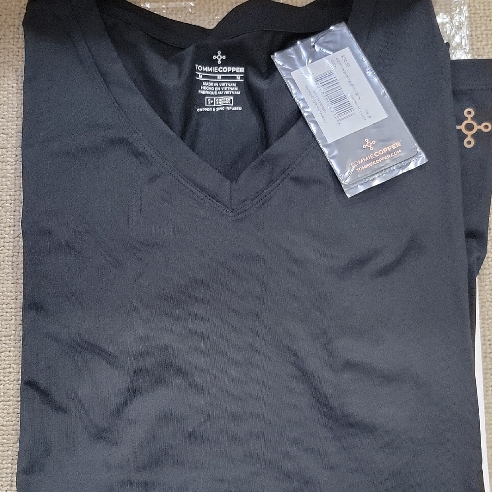 Tommie Copper Women's Black V-Neck Short Sleeve Tee